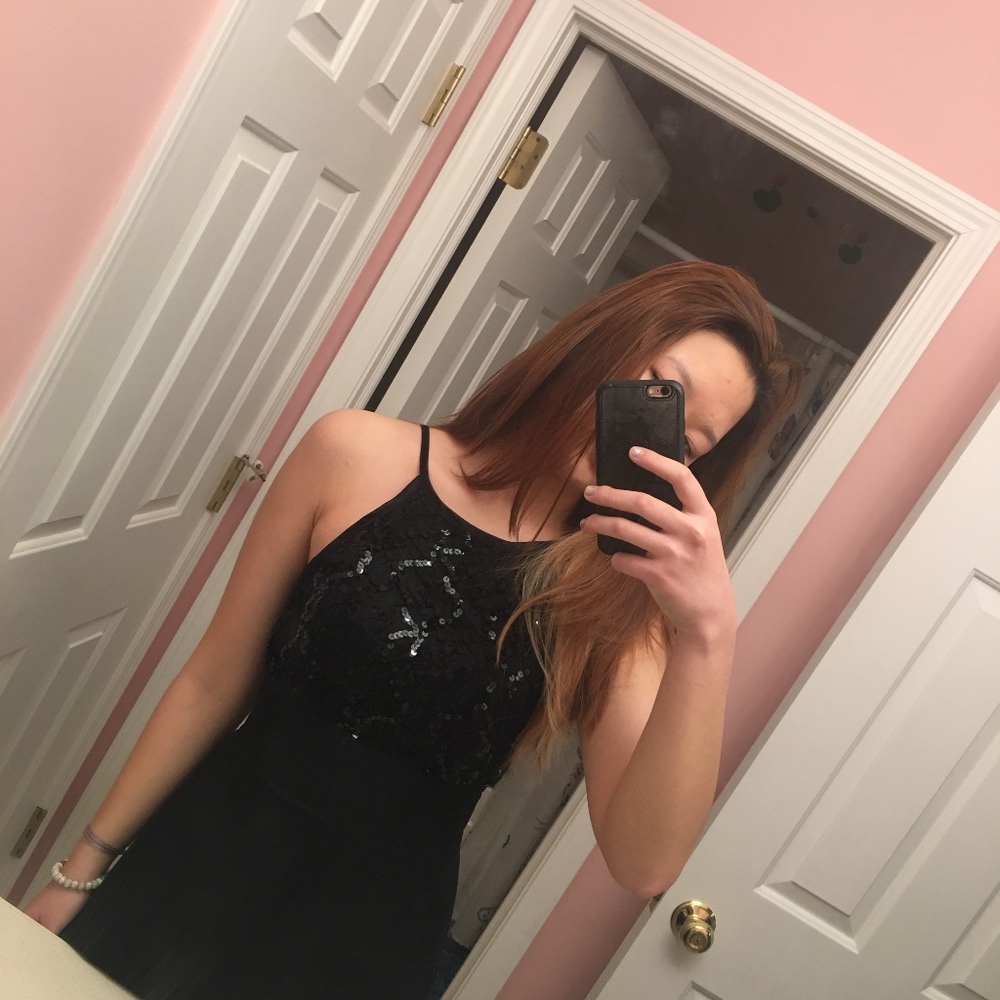 PROM BLACK DRESS - Picture 7 of 8